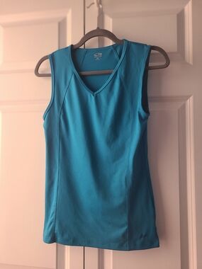 Women’s Champion Dryfit Size Medium V-Neck Tank Top - Turquoise